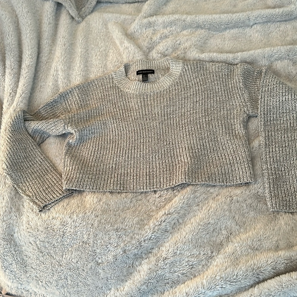 Women's crop top sweater size s